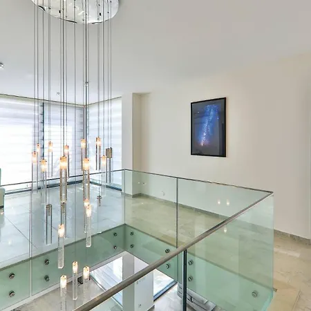 3 Bedroom - 1173 *